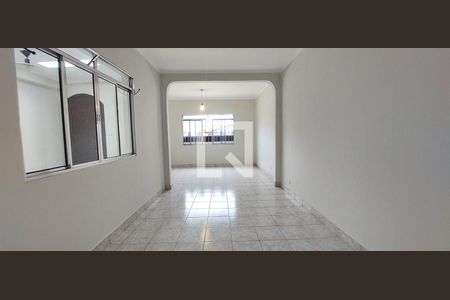 Sala de casa para alugar com 2 quartos, 127m² em Jardim Monte Libano, Santo André