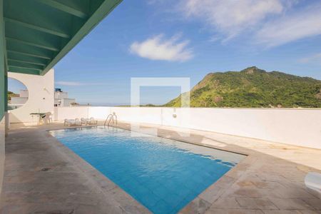 Apartamento à venda com 68m², 2 quartos e 1 vagaÁrea Comum Piscina