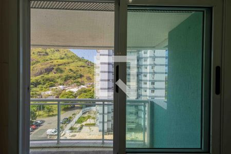 Apartamento à venda com 68m², 2 quartos e 1 vagaÁrea de Serviço Janela