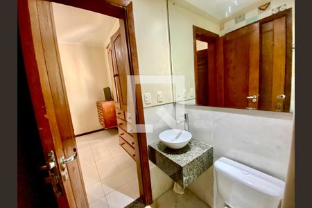 Banheiro da Suíte 1 de apartamento para alugar com 2 quartos, 105m² em Barra, Salvador