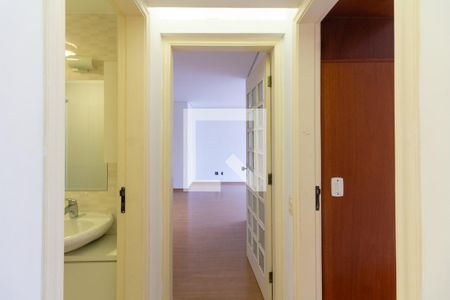 Corredor de apartamento para alugar com 3 quartos, 88m² em Vila Yara, Osasco