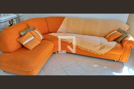 Sala detalhe de apartamento para alugar com 2 quartos, 134m² em Tupi, Praia Grande