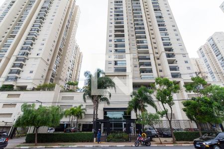 Apartamento à venda com 65m², 2 quartos e 1 vaga Apartamento à venda com 65m², 2 quartos e 1 vagaFachada e portaria