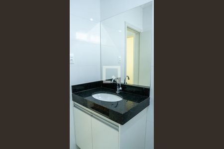 Banheiro de apartamento para alugar com 1 quarto, 45m² em República, São Paulo