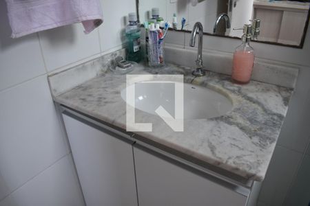 Banheiro da Suíte de apartamento para alugar com 2 quartos, 53m² em Tingui, Curitiba