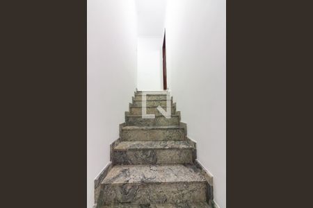 Escada de casa à venda com 3 quartos, 114m² em Jardim D’abril, Osasco