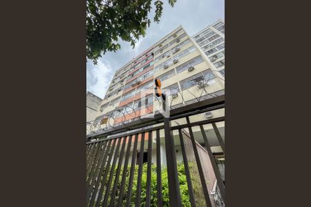 Apartamento para alugar com 70m², 2 quartos e 1 vagaFachada