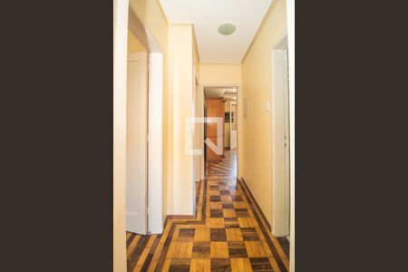 Corredor  de apartamento para alugar com 4 quartos, 101m² em Santana, Porto Alegre