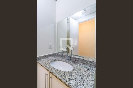 Apartamento à venda com 64m², 2 quartos e 1 vaga Apartamento à venda com 64m², 2 quartos e 1 vagaBanheiro da Suíte