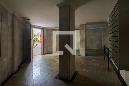 Apartamento à venda com 60m², 2 quartos e 1 vagahall de entrada do prédio_3