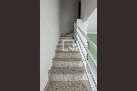 Escada de casa à venda com 2 quartos, 78m² em Vila Alzira, Santo André
