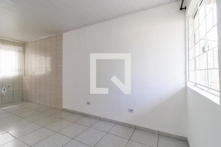 Sala de casa para alugar com 2 quartos, 42m² em Maria Antonieta, Pinhais
