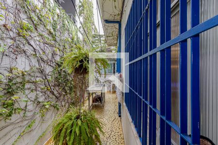 Casa à venda com 300m², 4 quartos e 2 vagasCorredor Lateral