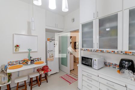 Casa à venda com 300m², 4 quartos e 2 vagasCozinha