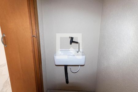 Casa à venda com 108m², 3 quartos e 2 vagas Casa à venda com 108m², 3 quartos e 2 vagasLavabo