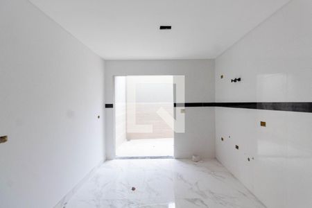 Casa à venda com 108m², 3 quartos e 2 vagas Casa à venda com 108m², 3 quartos e 2 vagasCozinha