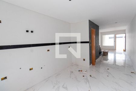 Casa à venda com 108m², 3 quartos e 2 vagas Casa à venda com 108m², 3 quartos e 2 vagasCozinha