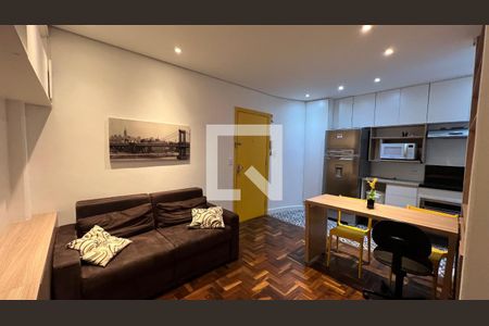 Sala  de kitnet/studio para alugar com 1 quarto, 44m² em Cerqueira César, São Paulo