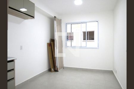 Sala/Cozinha - Gabinete de apartamento para alugar com 2 quartos, 33m² em Piqueri, São Paulo