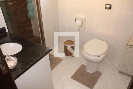 Casa de condomínio para alugar com 450m², 3 quartos e 5 vagasBanheiro Social 