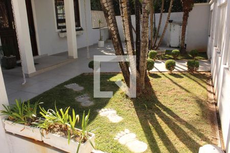 Casa de condomínio para alugar com 450m², 3 quartos e 5 vagasÁrea externa  