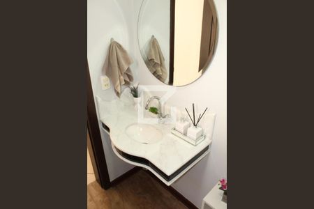 Casa de condomínio para alugar com 450m², 3 quartos e 5 vagasLavabo 