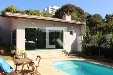 Casa de condomínio para alugar com 450m², 3 quartos e 5 vagasÁrea externa  