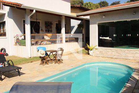 Casa de condomínio para alugar com 450m², 3 quartos e 5 vagasÁrea externa  