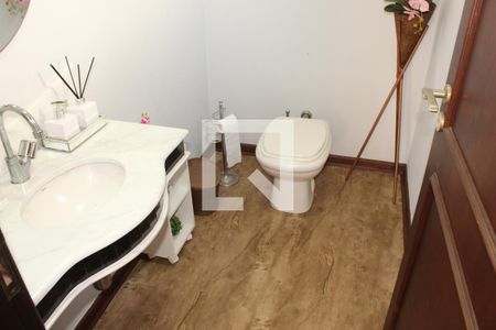 Casa de condomínio para alugar com 450m², 3 quartos e 5 vagasLavabo 