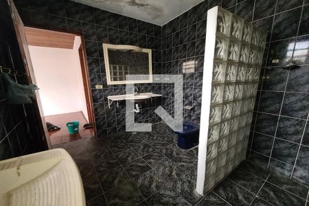 Banheiro de casa para alugar com 1 quarto, 46m² em Jardim Tietê, São Paulo