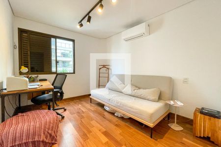 Quarto de apartamento à venda com 2 quartos, 100m² em Pinheiros, São Paulo