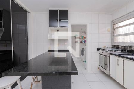 Cozinha de apartamento para alugar com 4 quartos, 140m² em Cerqueira César, São Paulo