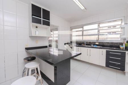 Cozinha de apartamento para alugar com 4 quartos, 140m² em Cerqueira César, São Paulo