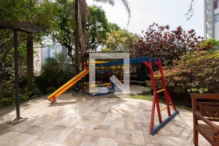 Apartamento para alugar com 140m², 4 quartos e 1 vaga Apartamento para alugar com 140m², 4 quartos e 1 vagaÁrea comum - Playground