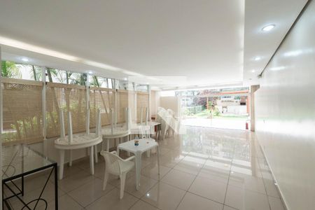 Apartamento para alugar com 140m², 4 quartos e 1 vaga Apartamento para alugar com 140m², 4 quartos e 1 vagaÁrea comum - Salão de festas