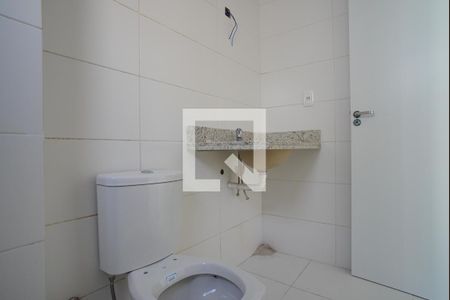 Banheiro da Suíte de casa à venda com 1 quarto, 50m² em Passo D’areia, Porto Alegre