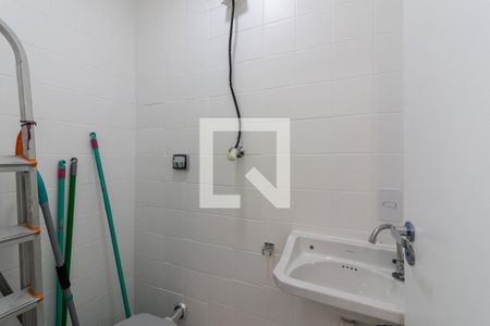 Apartamento para alugar com 69m², 2 quartos e 1 vaga Apartamento para alugar com 69m², 2 quartos e 1 vagaBanheiro de Serviço