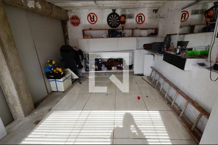 Casa à venda com 89m², 8 quartos e 3 vagas Casa à venda com 89m², 8 quartos e 3 vagasGaragem