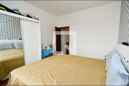 Casa à venda com 89m², 8 quartos e 3 vagas Casa à venda com 89m², 8 quartos e 3 vagasQuarto3 casa1