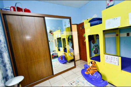 Casa à venda com 89m², 8 quartos e 3 vagas Casa à venda com 89m², 8 quartos e 3 vagasQuarto1 casa2