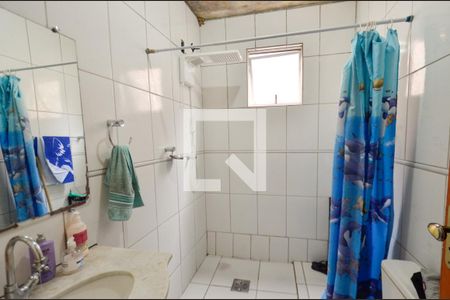 Casa à venda com 89m², 8 quartos e 3 vagas Casa à venda com 89m², 8 quartos e 3 vagasBanheiro social/ casa1