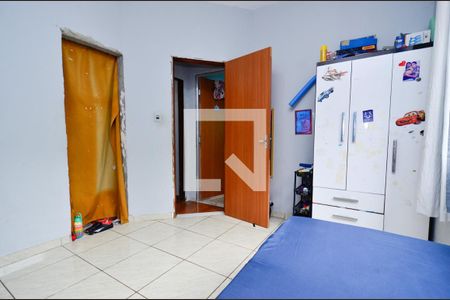 Casa à venda com 89m², 8 quartos e 3 vagas Casa à venda com 89m², 8 quartos e 3 vagasQuarto casa1