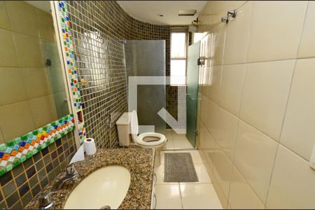 Apartamento à venda com 225m², 4 quartos e 3 vagasBanheiro social