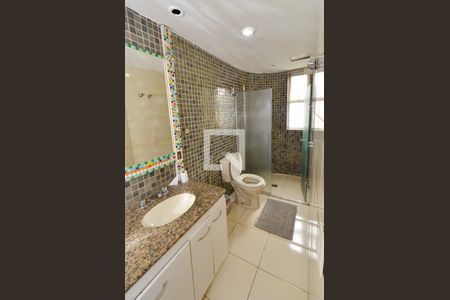 Apartamento à venda com 225m², 4 quartos e 3 vagasBanheiro social