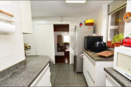 Apartamento à venda com 225m², 4 quartos e 3 vagascozinha