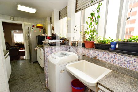 Apartamento à venda com 225m², 4 quartos e 3 vagasArea de serviço