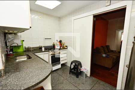 Apartamento à venda com 225m², 4 quartos e 3 vagasCozinha