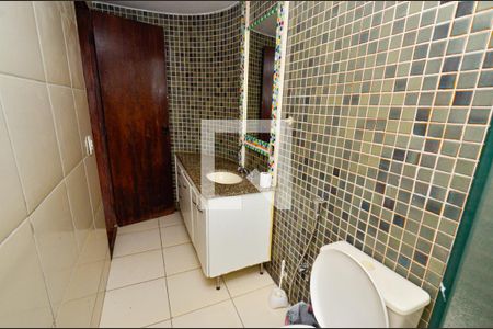 Apartamento à venda com 225m², 4 quartos e 3 vagasBanheiro social