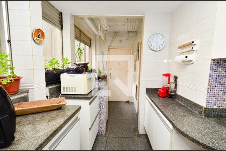 Apartamento à venda com 225m², 4 quartos e 3 vagasCozinha