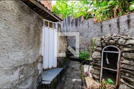 Casa para alugar com 300m², 3 quartos e 1 vaga Casa para alugar com 300m², 3 quartos e 1 vagaFundos